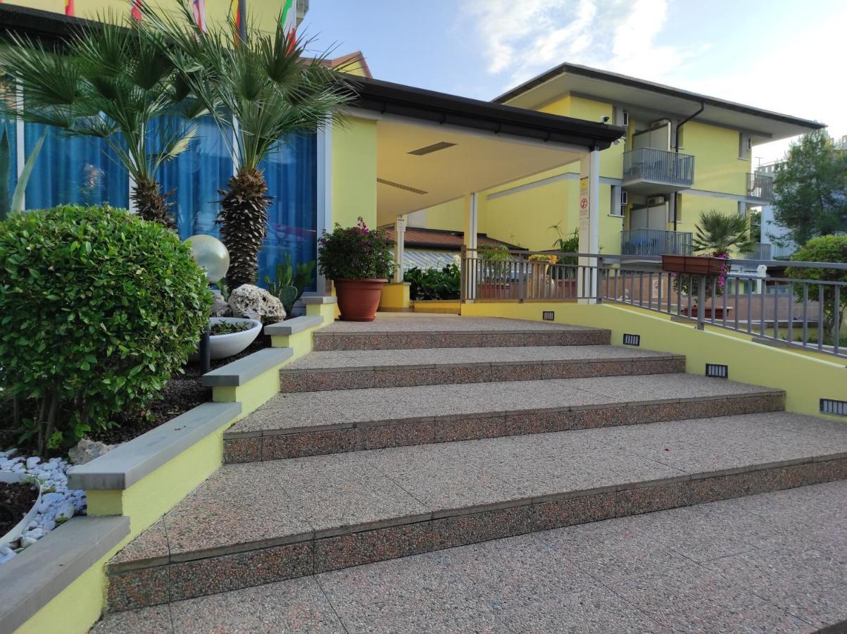 Hotel Ai Pini Grado Extérieur photo