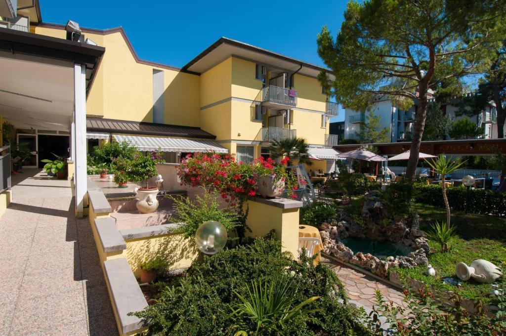 Hotel Ai Pini Grado Extérieur photo